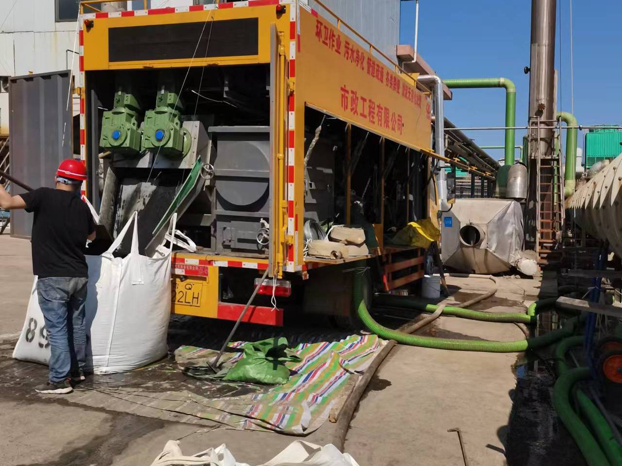 花山淤泥压干处理